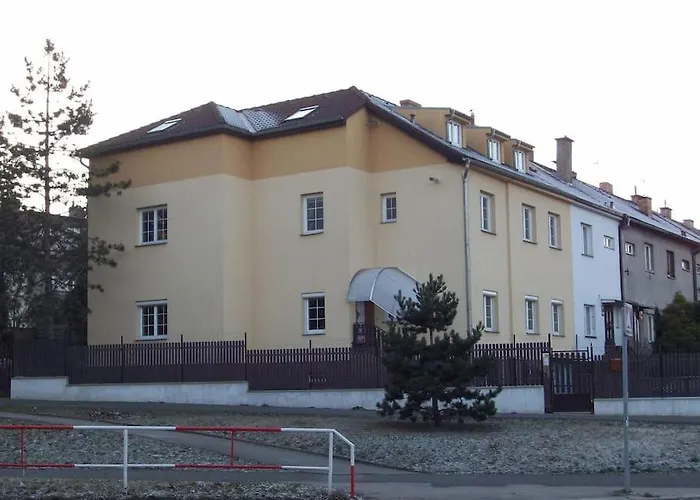 Harrison Homes 02 Terrace And Parking Prague
