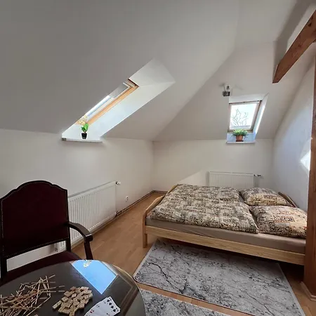 アパート Harrison Homes 02 Terrace And Parking