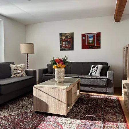 アパート Harrison Homes 02 Terrace And Parking プラハ