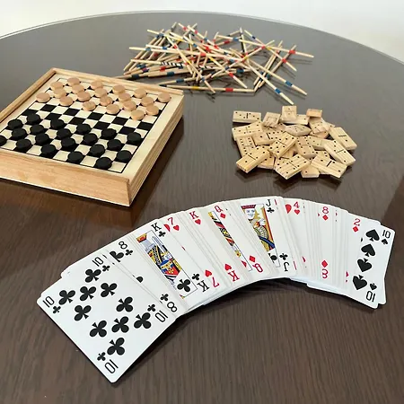 アパート Harrison Homes 02 Terrace And Parking プラハ