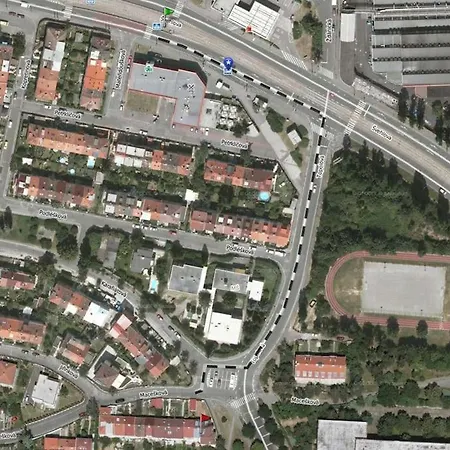 アパート Harrison Homes 02 Terrace And Parking *