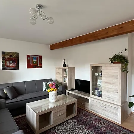 Harrison Homes 02 Terrace And Parking 公寓 *